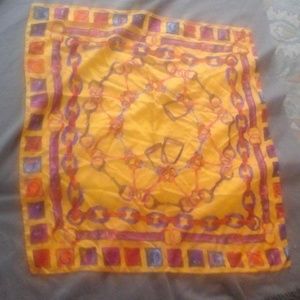 SALE! Gorgeous GUCCI vintage scarf: Vibrant!